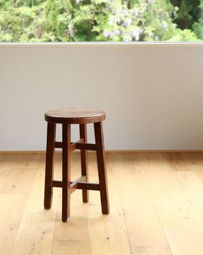 SEATING