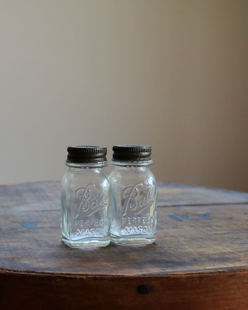 c.1930s “Ball” Salt & Pepper Shakers｜1930年代頃 “Ball” ソルト＆ペッパーシェーカー