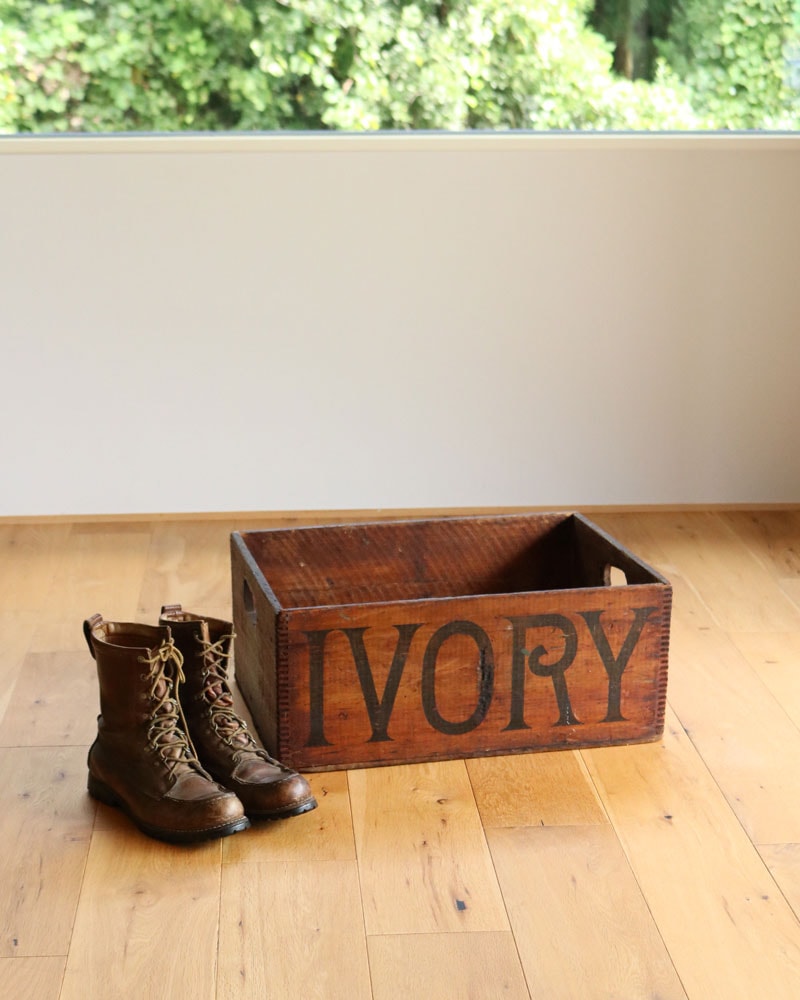 BOX/CRATE