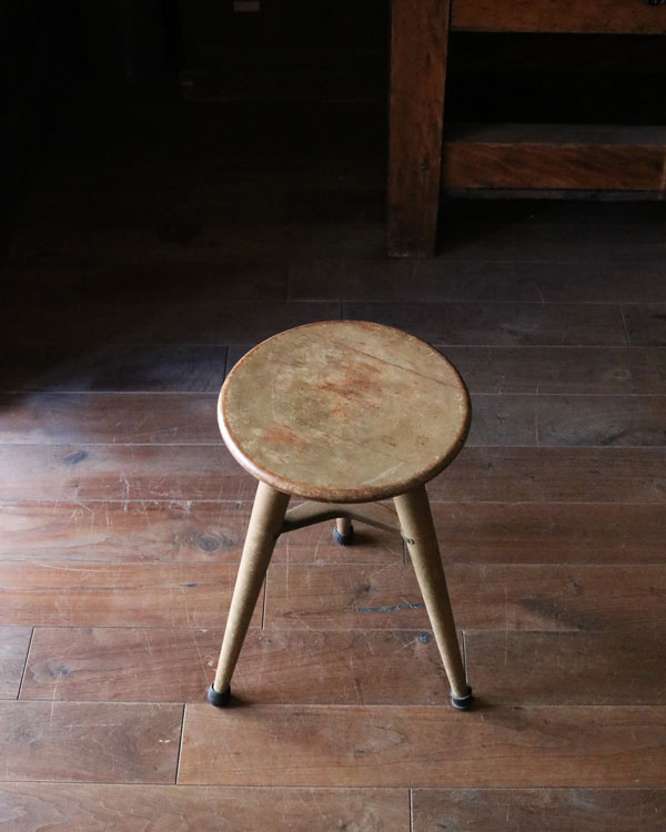 Wooden Round Stool RS-67�������饦��ɥ��ġ��� RS-67