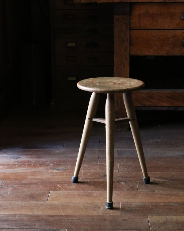 Wooden Round Stool RS-67�������饦��ɥ��ġ��� RS-67