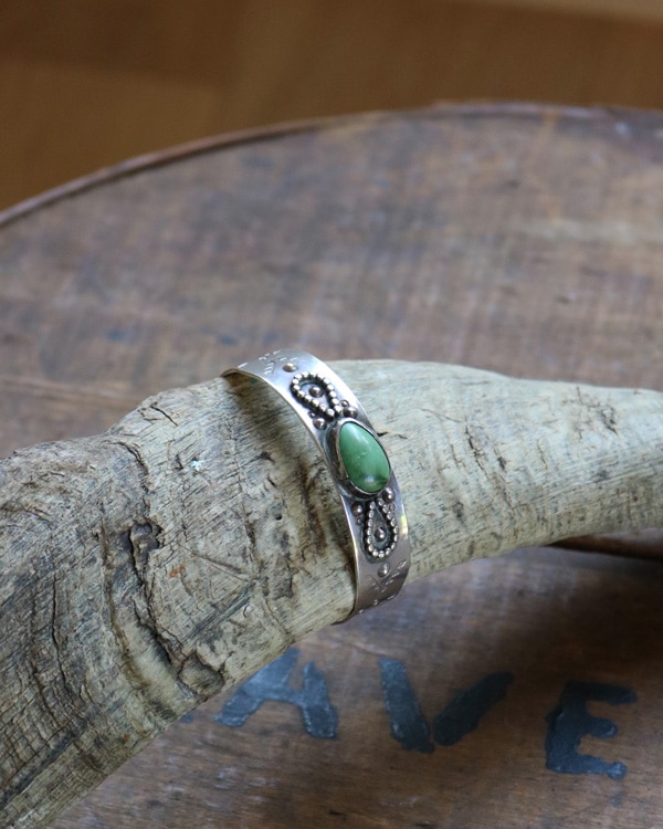 Navajo Green Turquoise Bangle A ｜ナバホ グリーンターコイズ バングル A