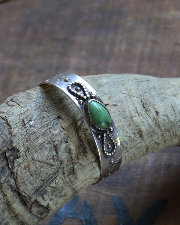Navajo Green Turquoise Bangle A ｜ナバホ グリーンターコイズ バングル A