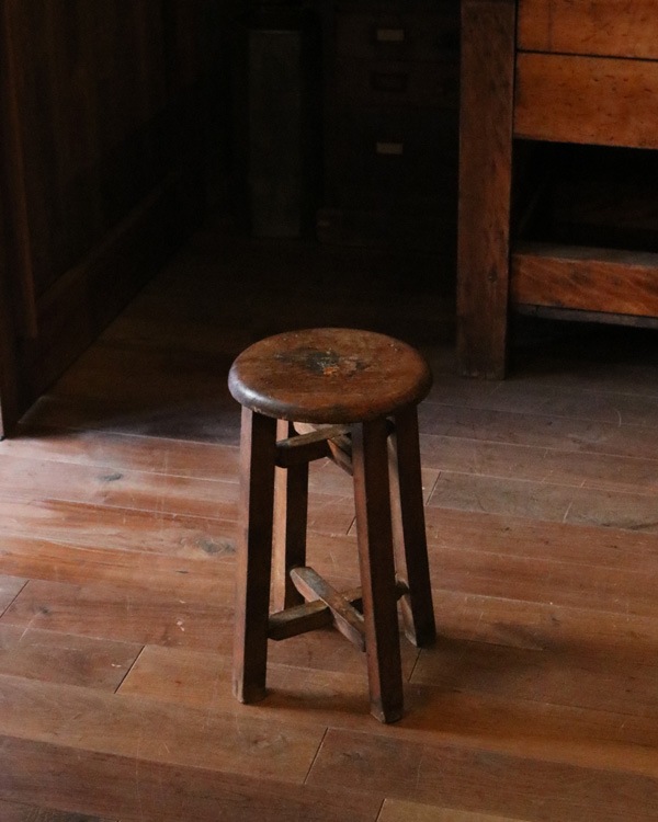 Wooden Round Stool RS-41�������饦��ɥ��ġ��� RS-41