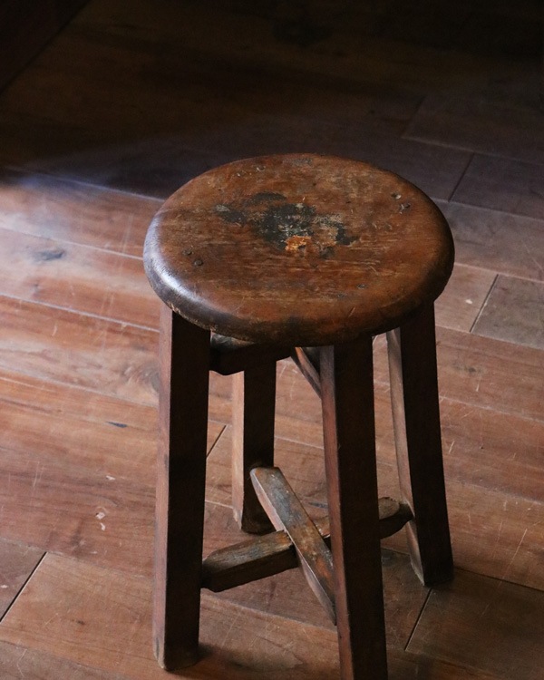 Wooden Round Stool RS-41�������饦��ɥ��ġ��� RS-41