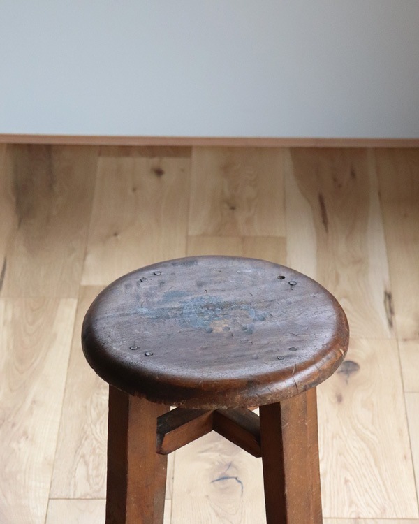 Wooden Round Stool RS-41�������饦��ɥ��ġ��� RS-41