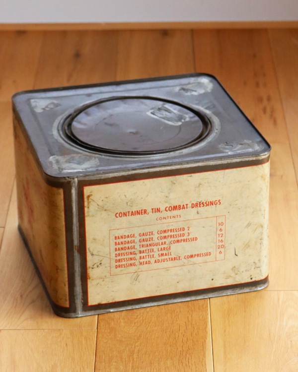 WWII U.S.NAVY Medical Storage Tin�������U.S. NAVY �����ѥ��ȥ졼����