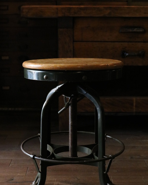 "TOLEDO" Drafting Stool / A ��"TOLEDO" �ɥ�եƥ��󥰥��ġ���