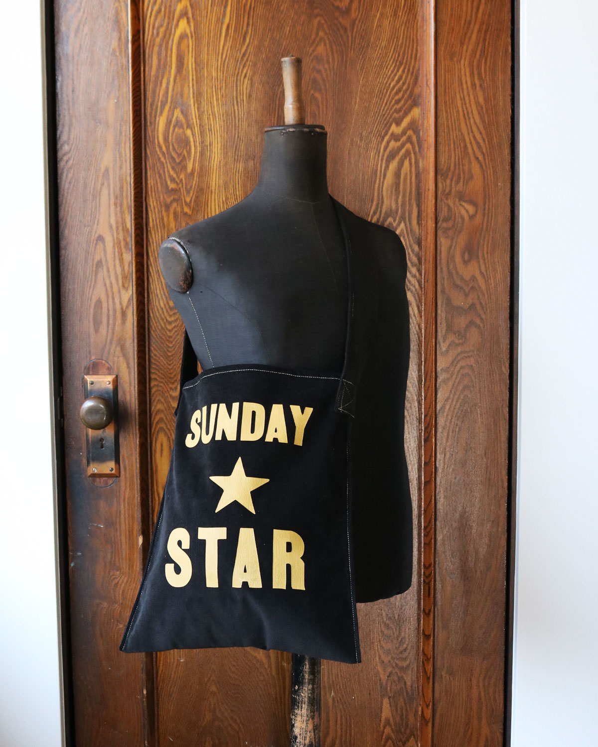 LABOR DAY �졼�С��ǥ���MAGAZINE BAG �ޥ�����Хå���BLACK��