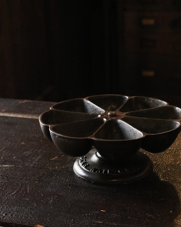 Cast Iron Nail Cup C｜ネイルカップ C