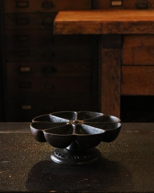 Cast Iron Nail Cup C｜ネイルカップ C
