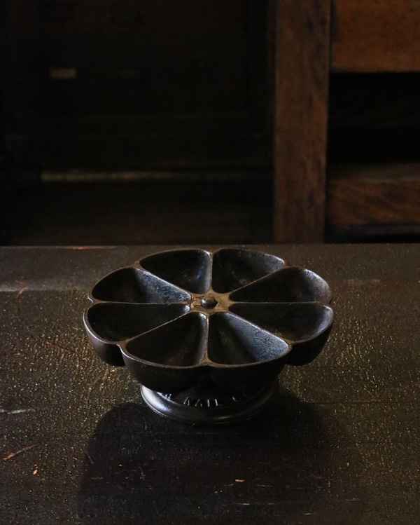 Cast Iron Nail Cup C｜ネイルカップ C