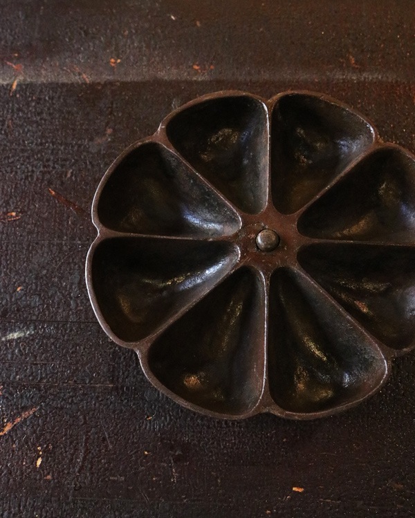 Cast Iron Nail Cup C｜ネイルカップ C