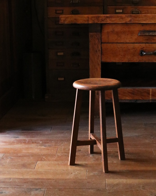 Wooden Round Stool RS-66�������饦��ɥ��ġ��� RS-66