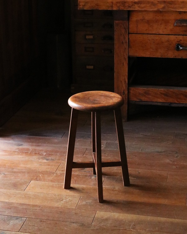 Wooden Round Stool RS-66�������饦��ɥ��ġ��� RS-66