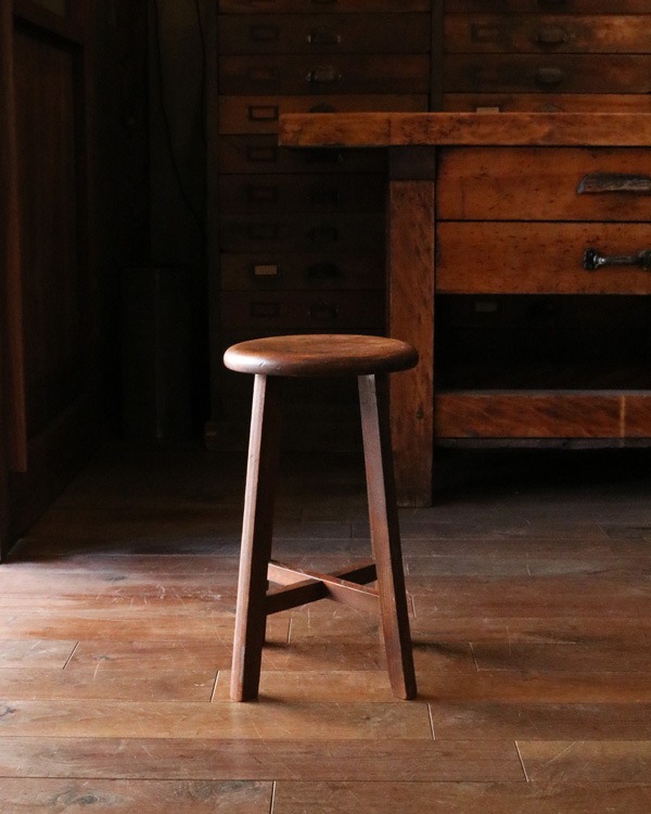 Wooden Round Stool RS-66�������饦��ɥ��ġ��� RS-66