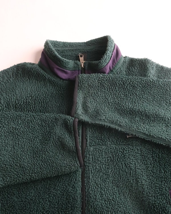 90's patagonia ハンターグリーン ミディアムギア。ビンテージ大容量 Vintage 90s Green PATAGONIA Retro-X (XL)