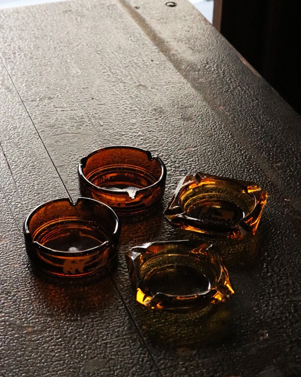 Amber Glass Ashtray B｜アンバーグラスの灰皿 B