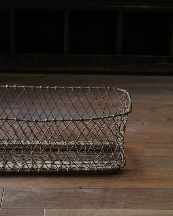 Wire Basket w/runner｜ランナー付きワイヤーバスケット