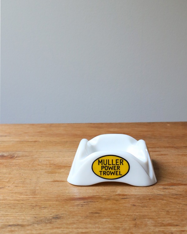 "MULLER" A.d.v. Ashtray"MULLER" ߥ륯饹γ