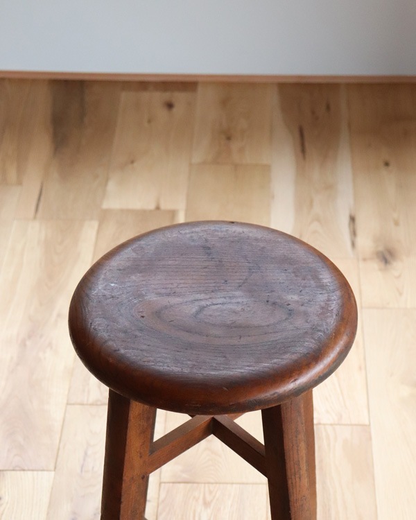Wooden Round Stool RS-32�������饦��ɥ��ġ��� RS-32