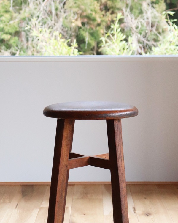 Wooden Round Stool RS-32�������饦��ɥ��ġ��� RS-32