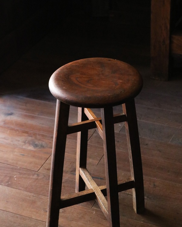 Wooden Round Stool RS-32�������饦��ɥ��ġ��� RS-32
