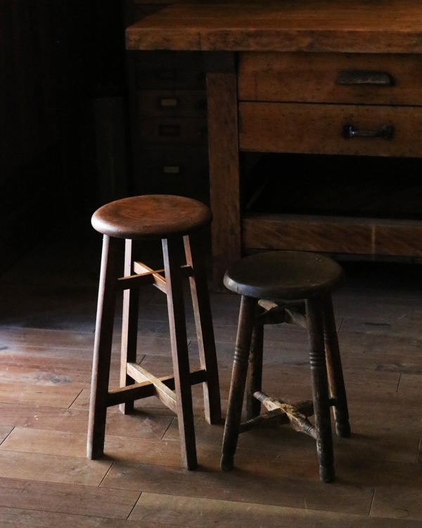 Wooden Round Stool RS-32�������饦��ɥ��ġ��� RS-32