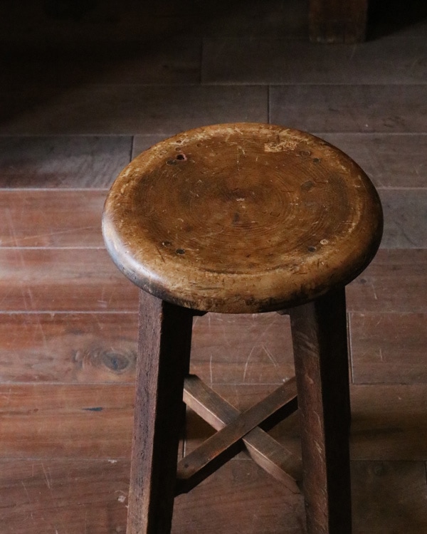 Wooden Round Stool RS-52�������饦��ɥ��ġ��� RS-52