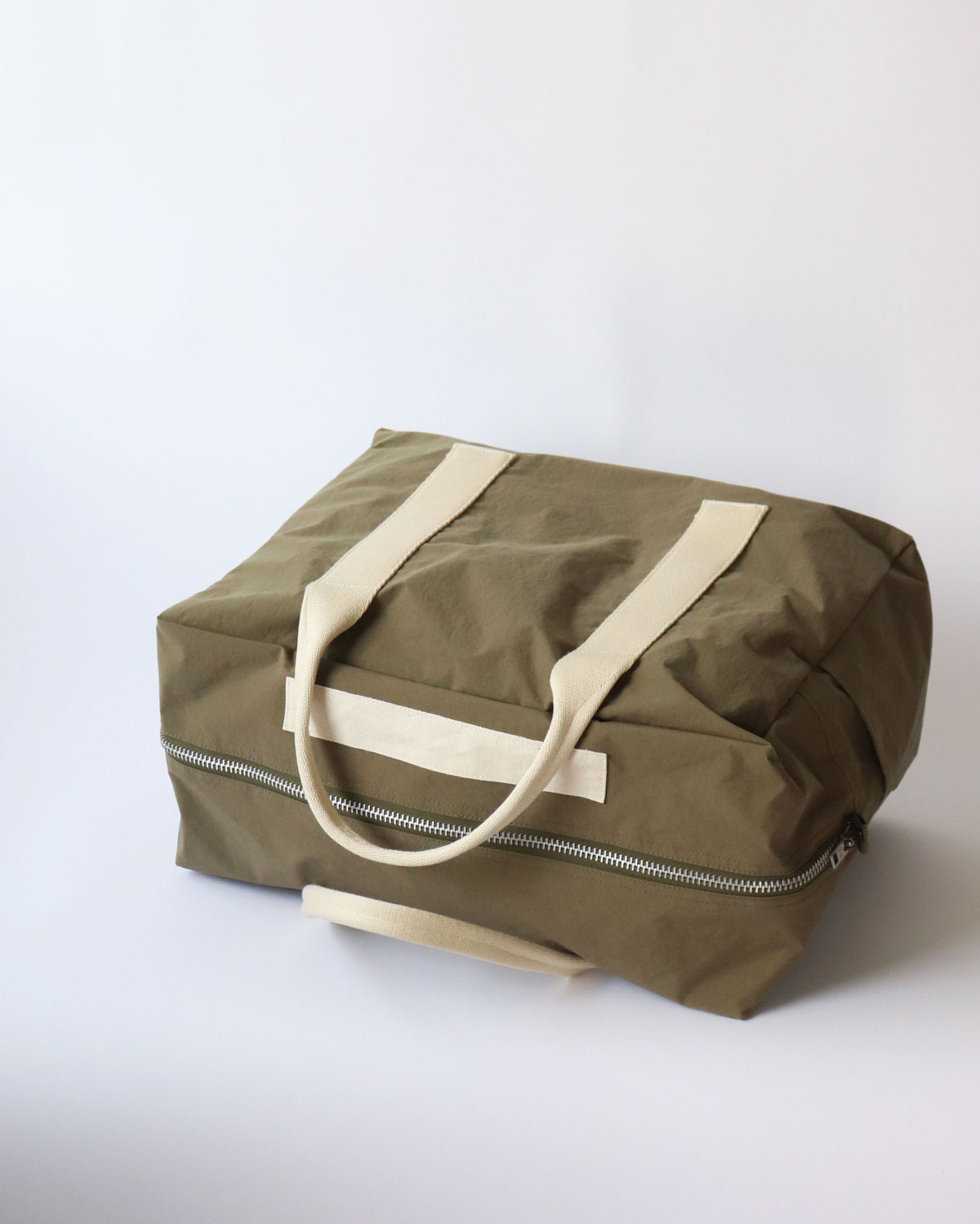 LABOR DAY �졼�С��ǥ���AVIATOR BAG ���ӥ��������Хå���KHAKI��