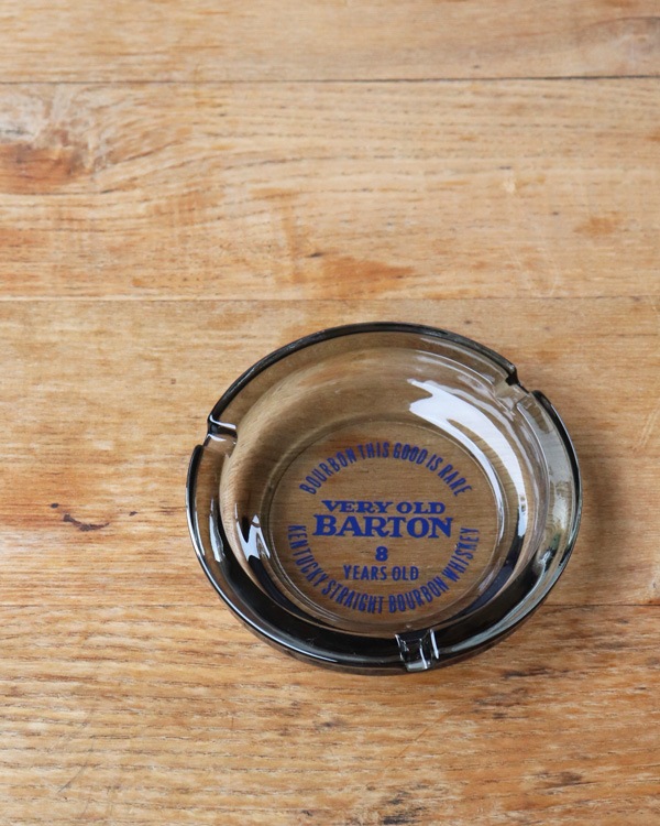 "VERY OLD BARTON" Ashtray"VERY OLD BARTON" 饹
