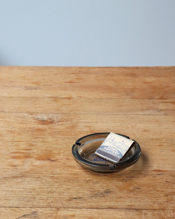 "VERY OLD BARTON" Ashtray"VERY OLD BARTON" 饹
