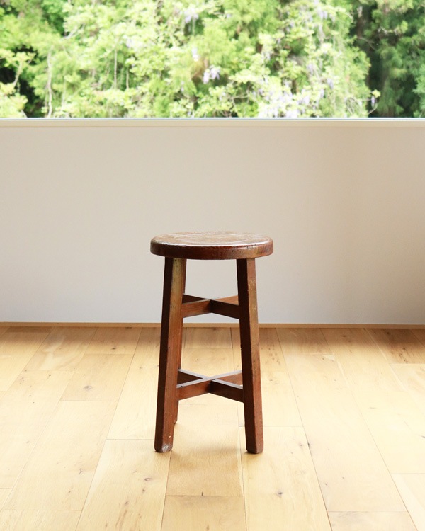 Wooden Round Stool RS-02�������饦��ɥ��ġ��� RS-02