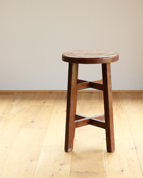 Wooden Round Stool RS-02�������饦��ɥ��ġ��� RS-02