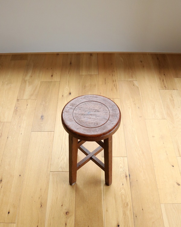 Wooden Round Stool RS-02�������饦��ɥ��ġ��� RS-02