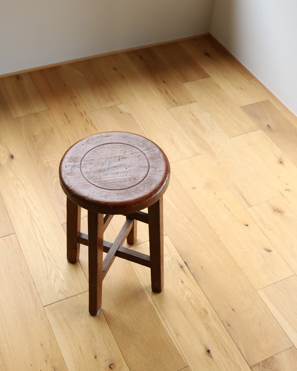 Wooden Round Stool RS-02�������饦��ɥ��ġ��� RS-02