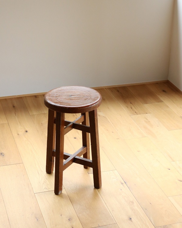 Wooden Round Stool RS-02�������饦��ɥ��ġ��� RS-02