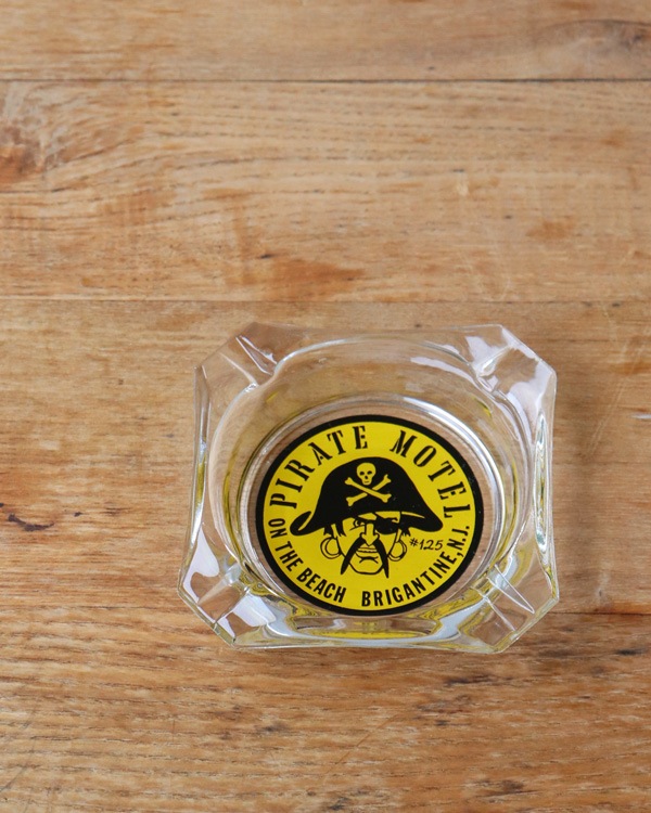 "PIRATE MOTEL" Ashtray��"PIRATE MOTEL" ���饹����