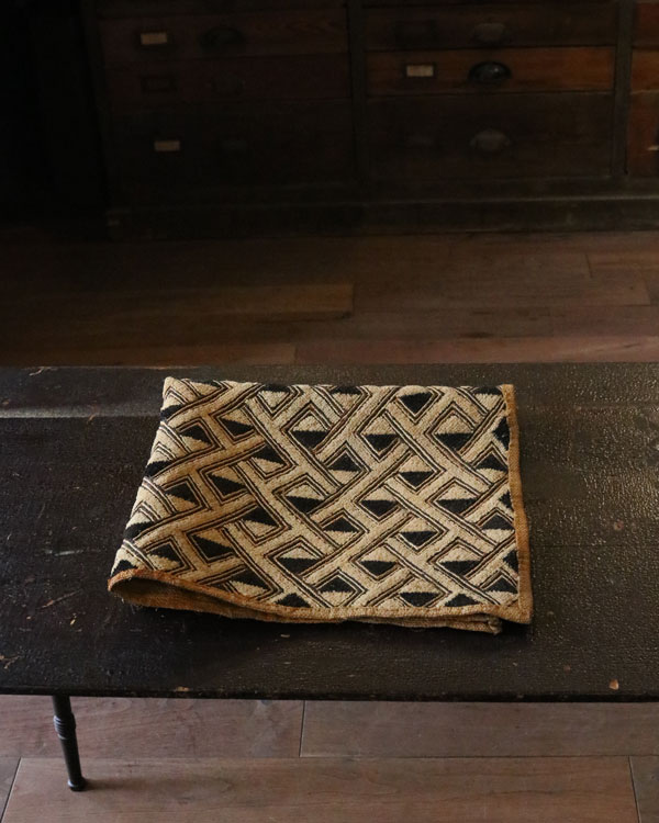 African Textile Kuba Fabric B｜アフリカンテキスタイル クバ布