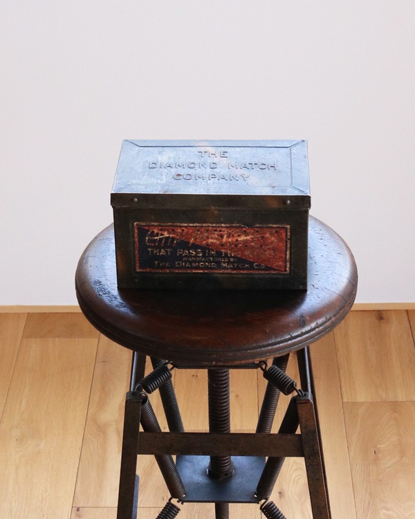 "Diamond Match Co." Metal Storage Box��"Diamond Match Co."�᥿�륹�ȥ졼���ܥå���