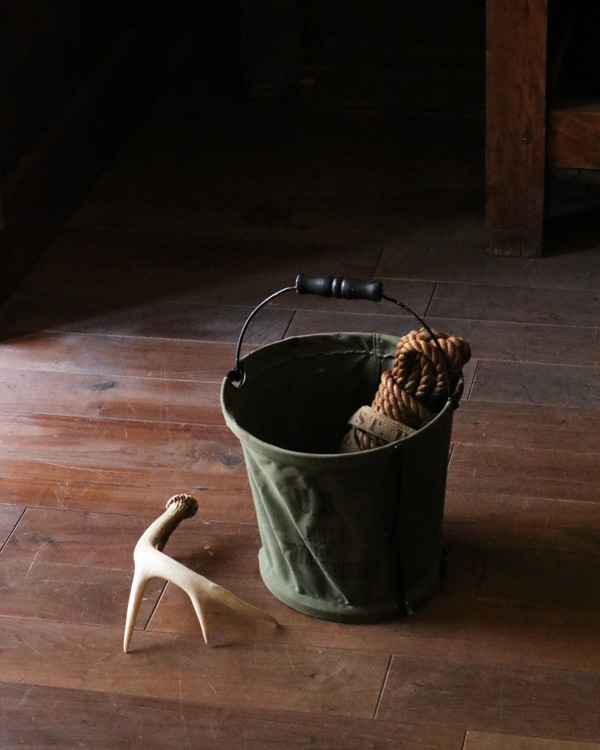 U.S. Military Folding Canvas Pail��U.S.�ߥ꥿�꡼ �ޤ���߼������Х��Х���