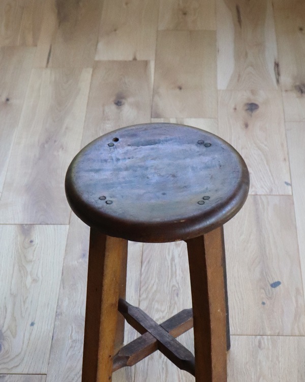 Wooden Round Stool RS-01�������饦��ɥ��ġ��� RS-01