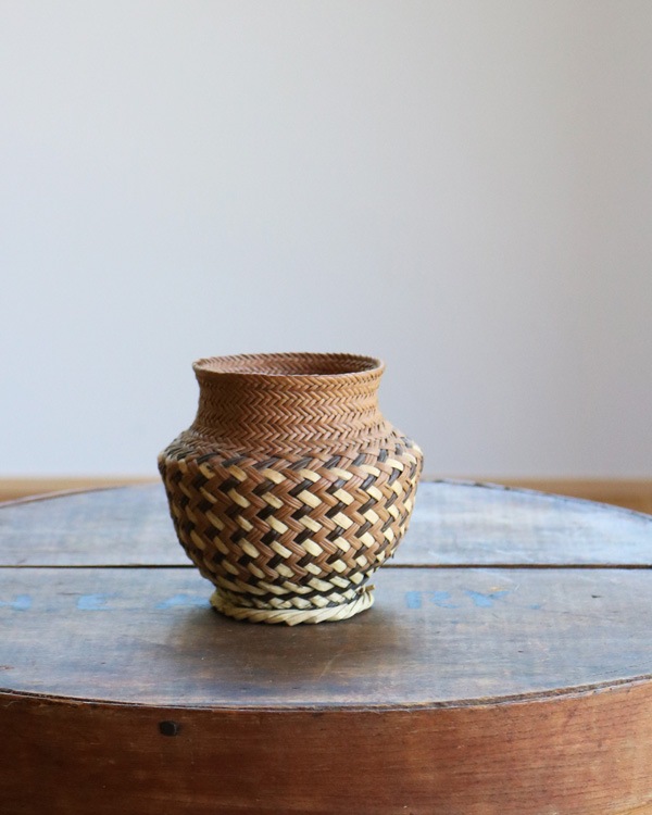 Native American Pine Needle Basket åͥƥ֥ꥫ դΥХå
