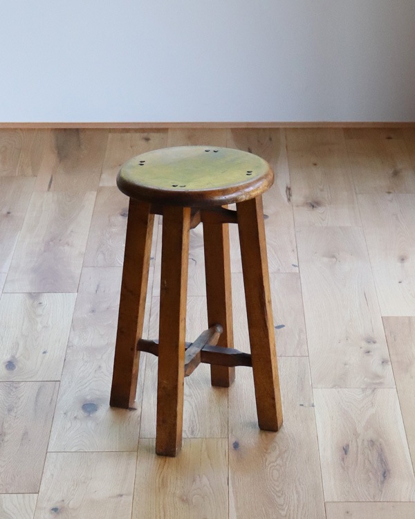 Wooden Round Stool RS-02�������饦��ɥ��ġ��� RS-02