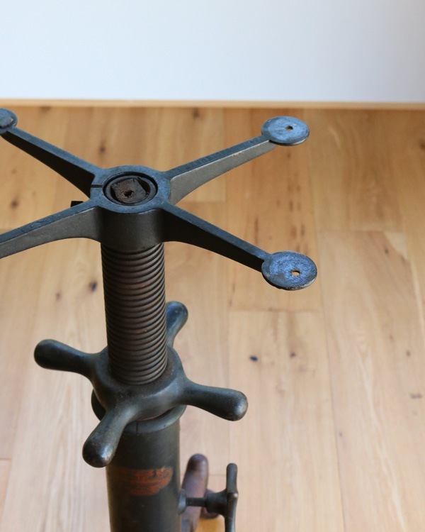 "Adjustable Table Co." Adjustable Stand��"Adjustable Table Co. "�����㥹���֥륹�����