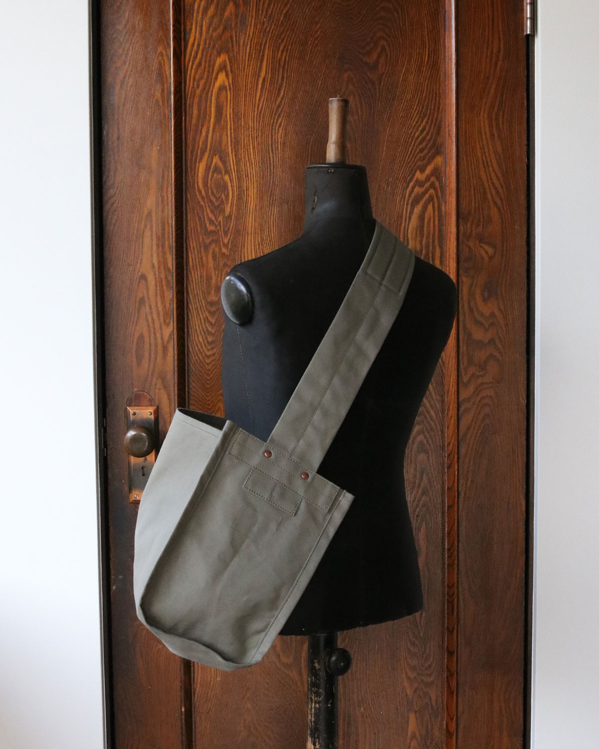 LABOR DAY �졼�С��ǥ���DELIVERY BAG �ǥ�Х꡼�Хå� ��SAGE��