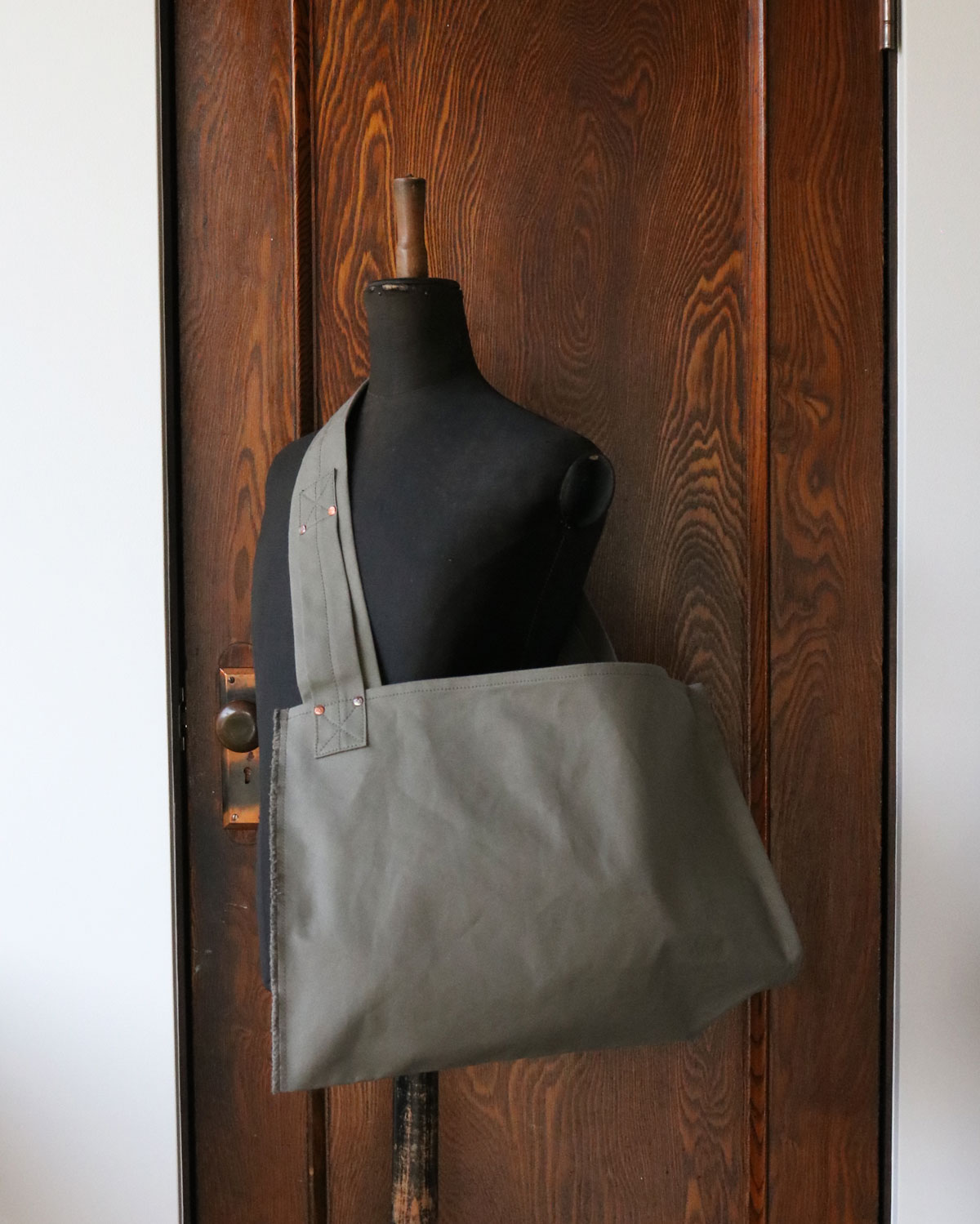 LABOR DAY �졼�С��ǥ���DELIVERY BAG �ǥ�Х꡼�Хå� ��SAGE��