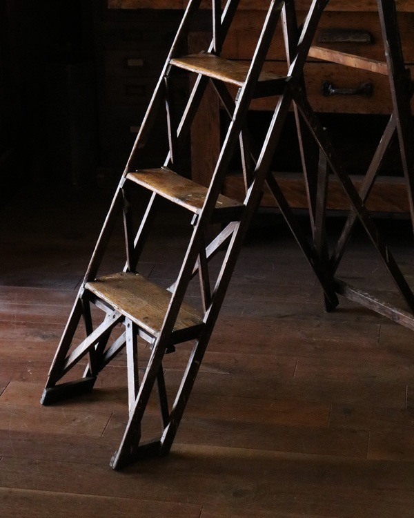Ladder Antique 10ft | Tip Top Props