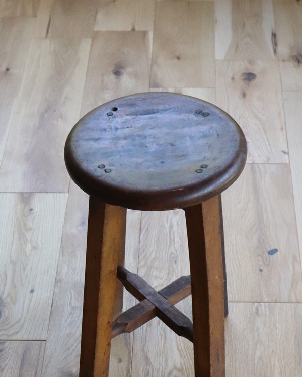 Wooden Round Stool RS-04�������饦��ɥ��ġ��� RS-04