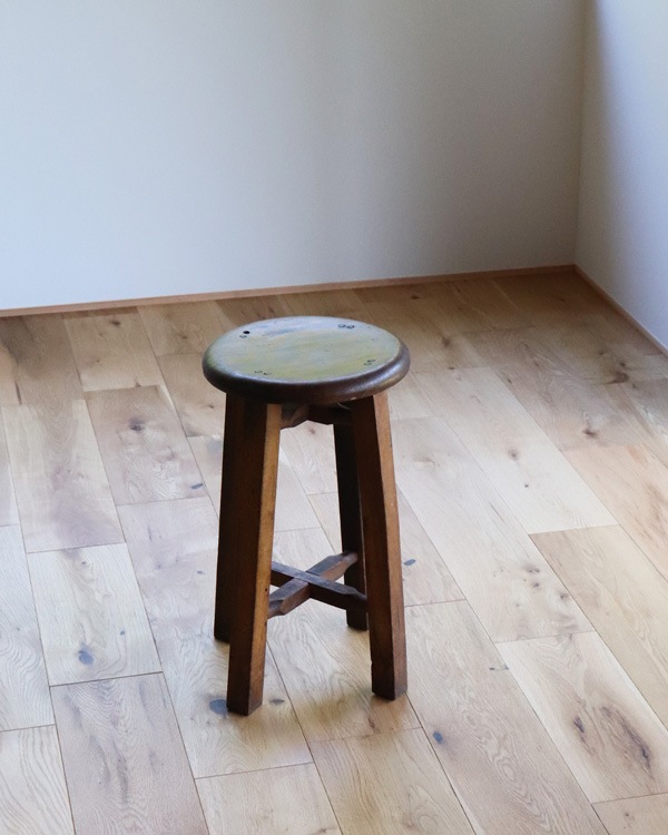 Wooden Round Stool RS-04�������饦��ɥ��ġ��� RS-04